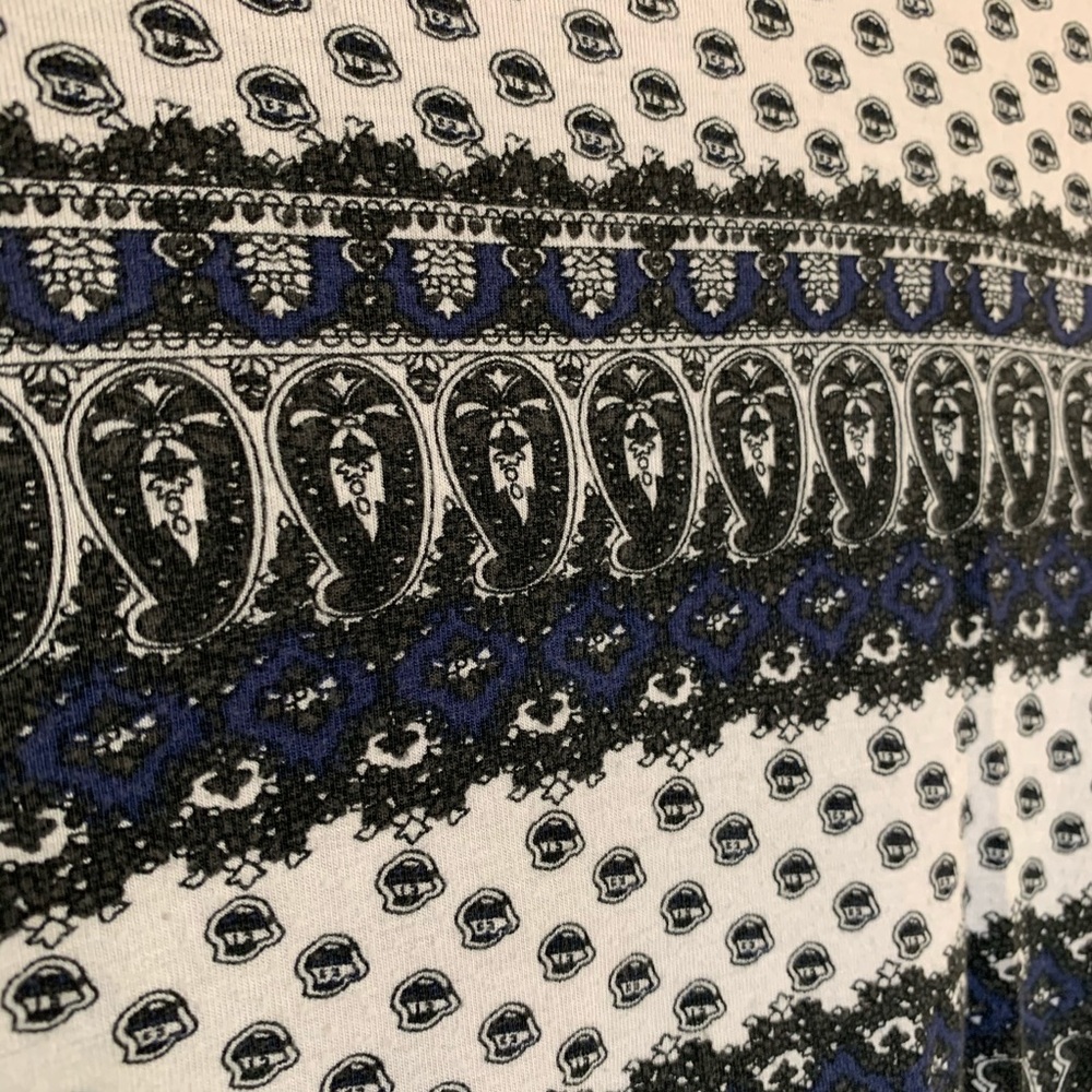 Boho Patterned Tee - Picture 4 of 7